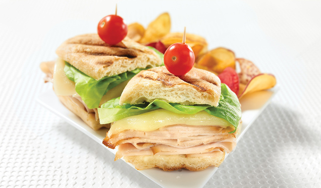 Olymel smoked roast turkey breast sandwich